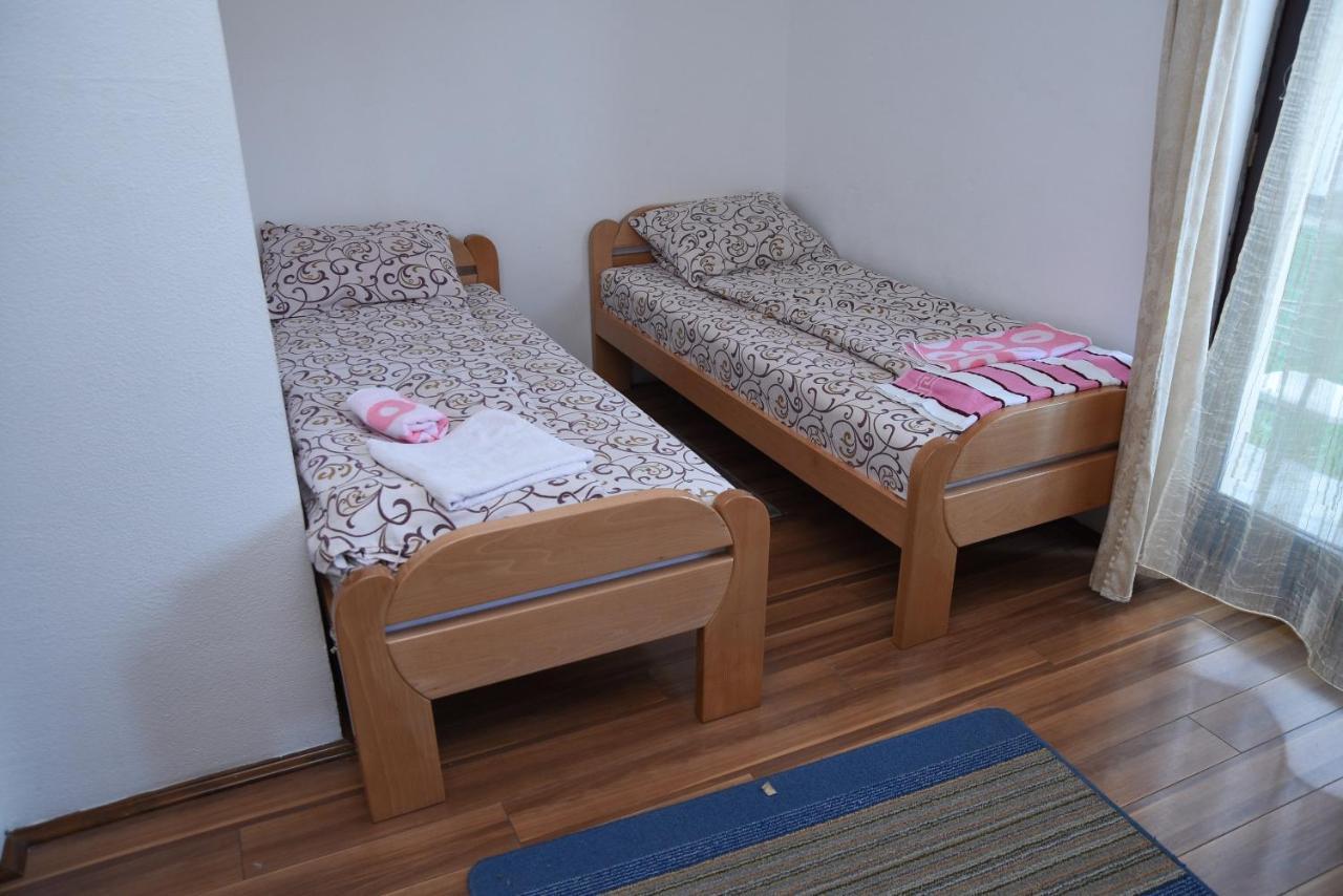 Mm Narcis Bed & Breakfast Vlasina Rid Bagian luar foto