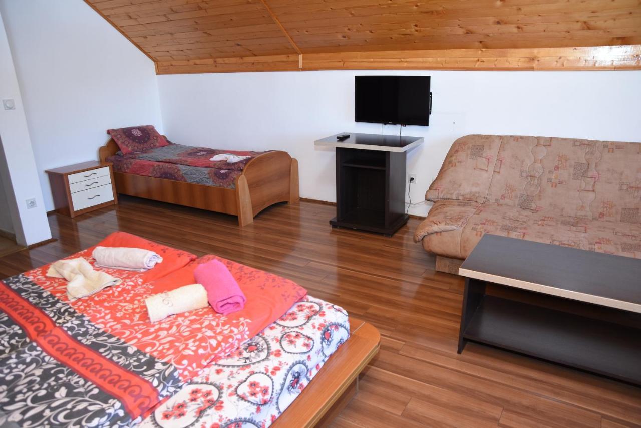 Mm Narcis Bed & Breakfast Vlasina Rid Bagian luar foto
