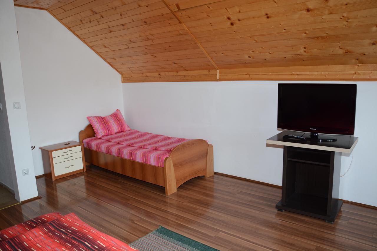 Mm Narcis Bed & Breakfast Vlasina Rid Bagian luar foto