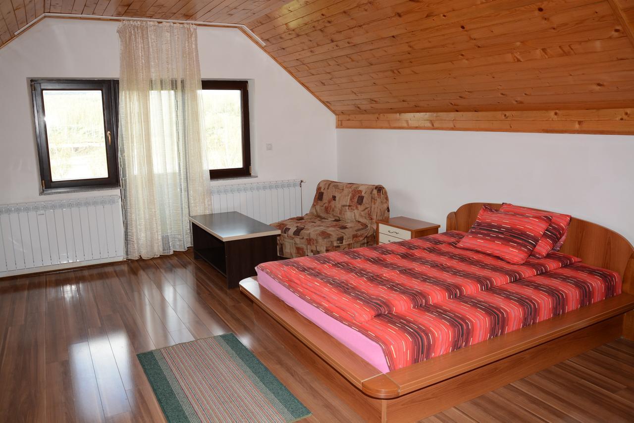 Mm Narcis Bed & Breakfast Vlasina Rid Bagian luar foto