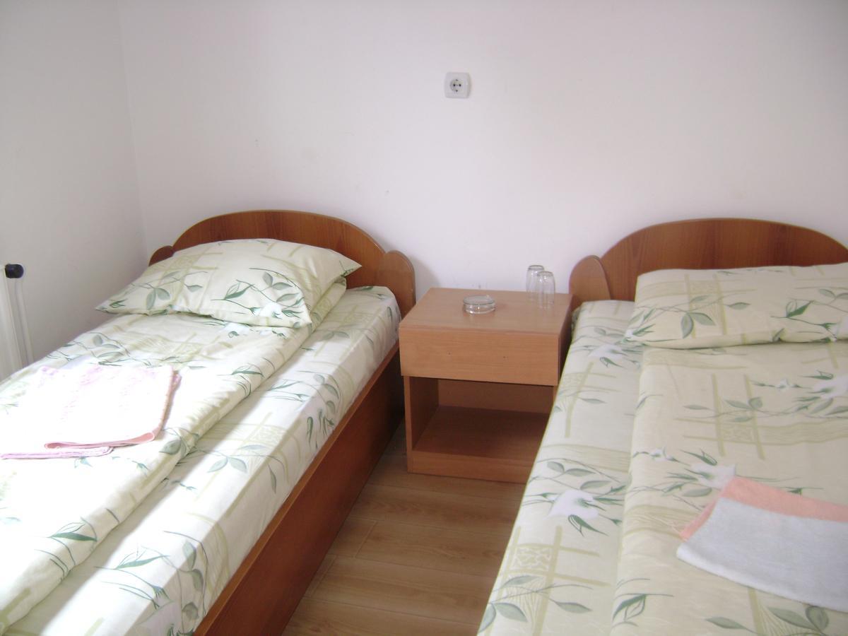 Mm Narcis Bed & Breakfast Vlasina Rid Bagian luar foto