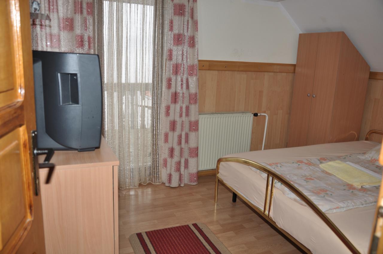 Mm Narcis Bed & Breakfast Vlasina Rid Bagian luar foto