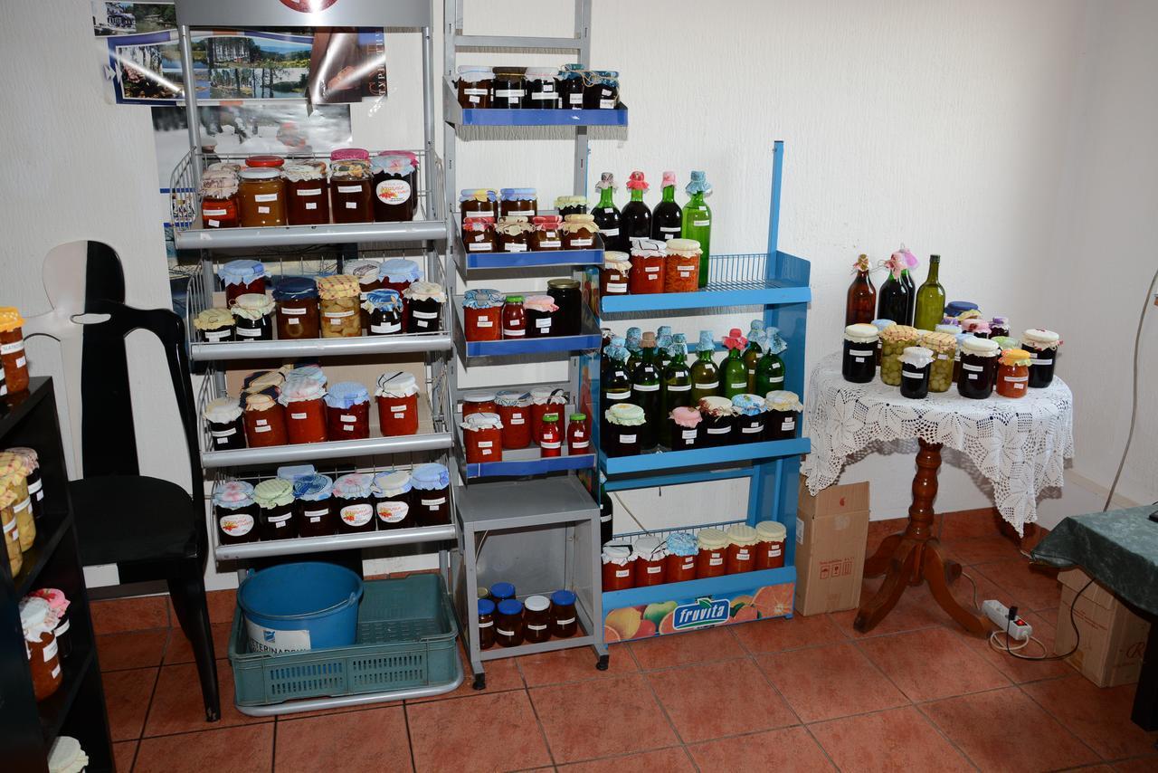Mm Narcis Bed & Breakfast Vlasina Rid Bagian luar foto