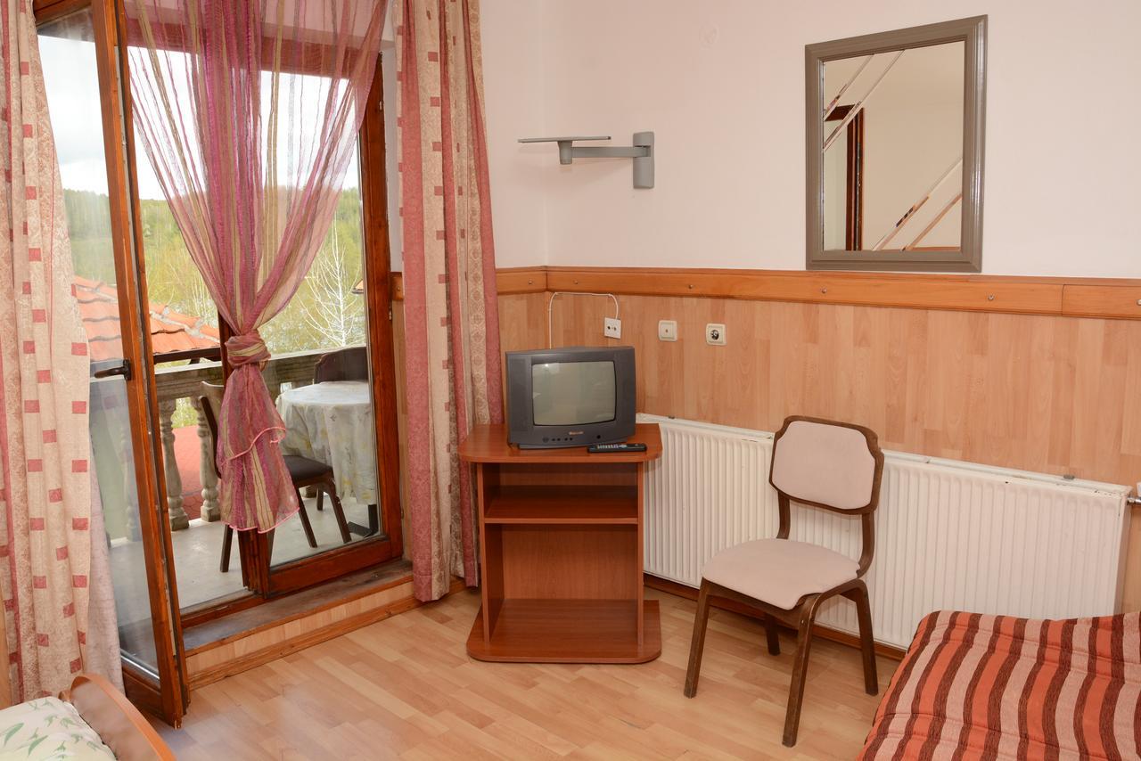 Mm Narcis Bed & Breakfast Vlasina Rid Bagian luar foto