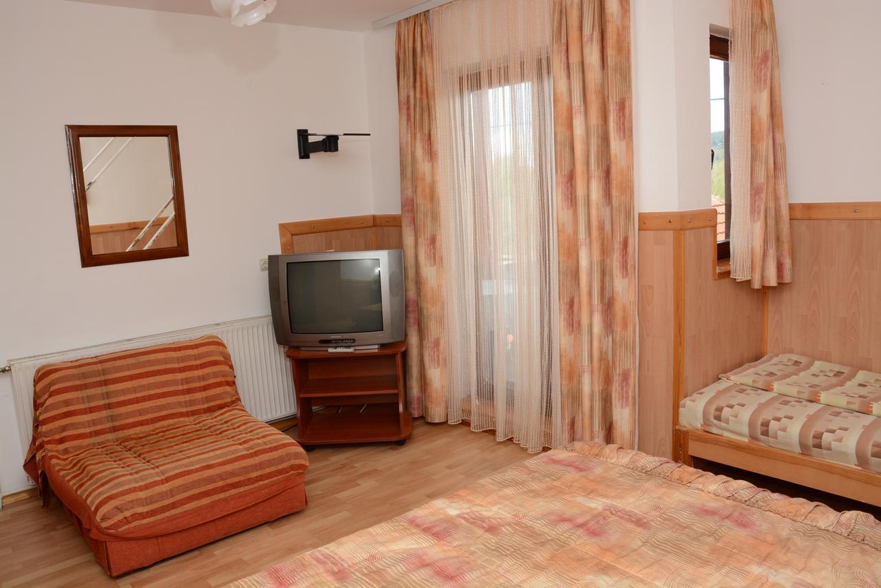 Mm Narcis Bed & Breakfast Vlasina Rid Bagian luar foto