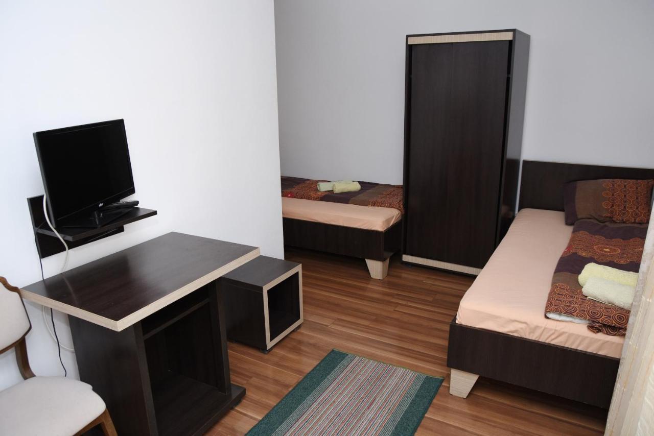 Mm Narcis Bed & Breakfast Vlasina Rid Bagian luar foto