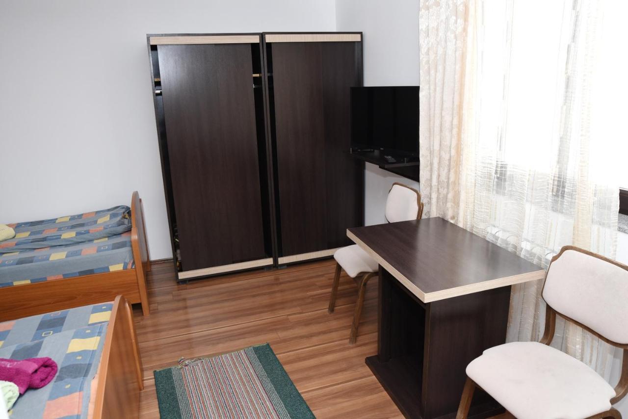 Mm Narcis Bed & Breakfast Vlasina Rid Bagian luar foto
