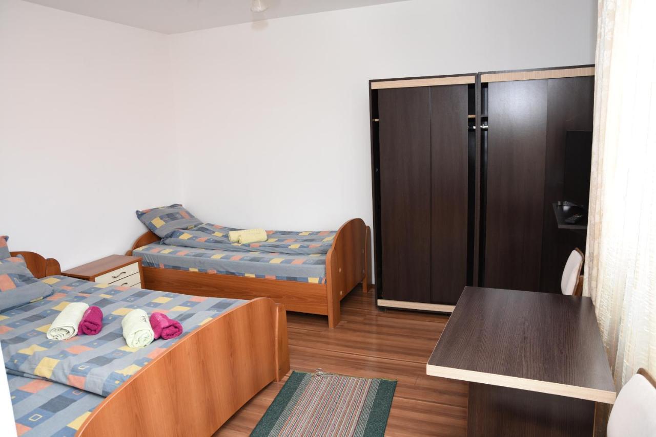 Mm Narcis Bed & Breakfast Vlasina Rid Bagian luar foto