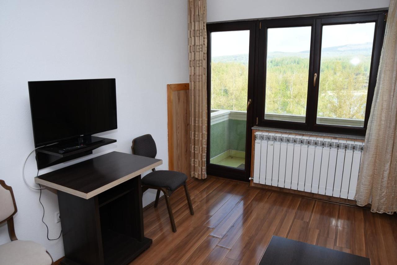 Mm Narcis Bed & Breakfast Vlasina Rid Bagian luar foto